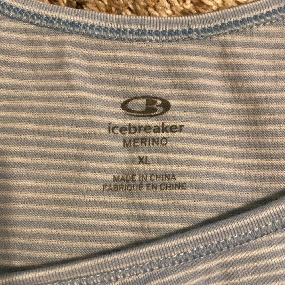 Icebreaker Blue Fitted Sleeveless Tank Top - Picture 2 of 3